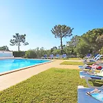 Bella Vista - Moradia Elegante Com Piscina Aquecivel E Jacuzzi Na Gale, Albufeira
